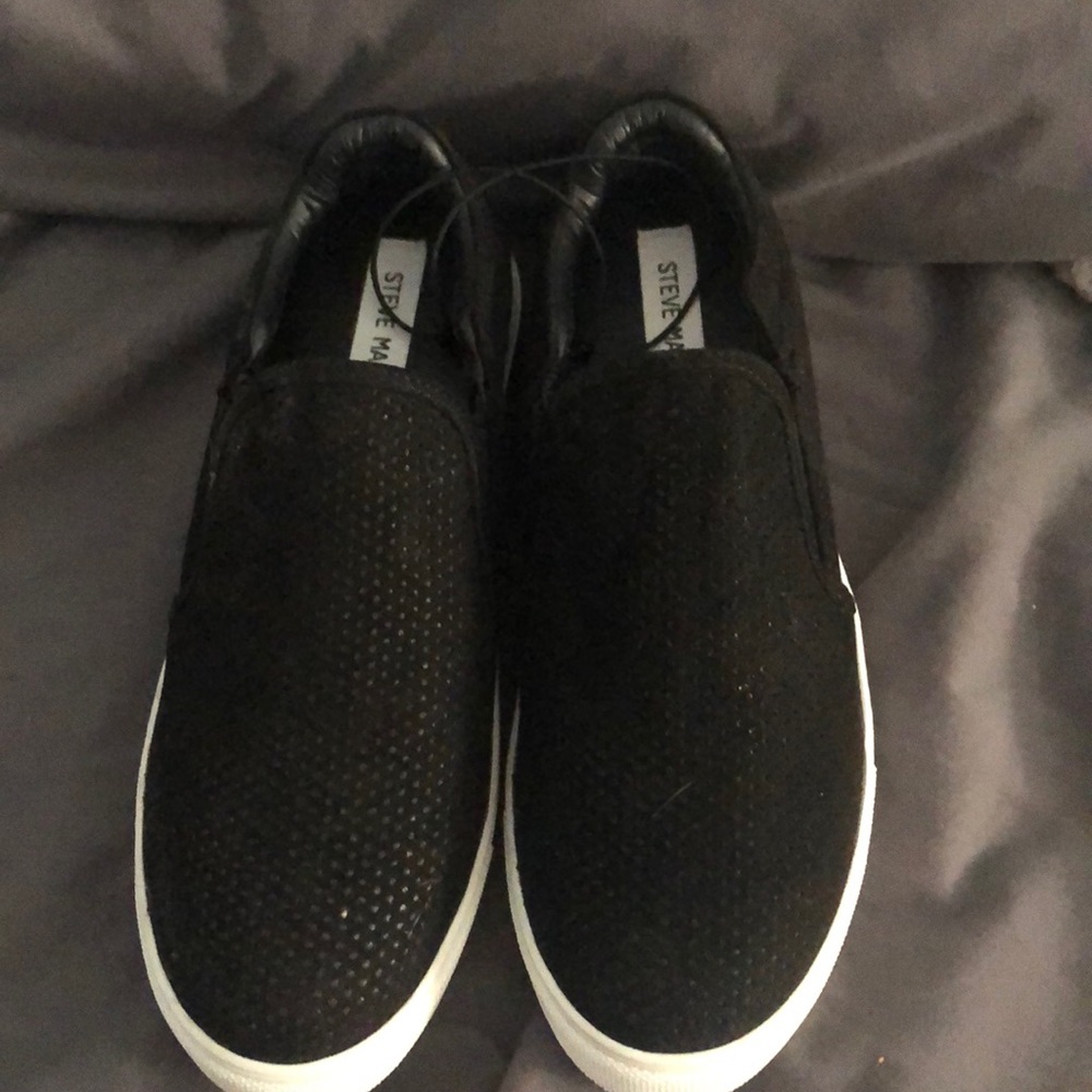 Steven maddens slip on sneakers. New.